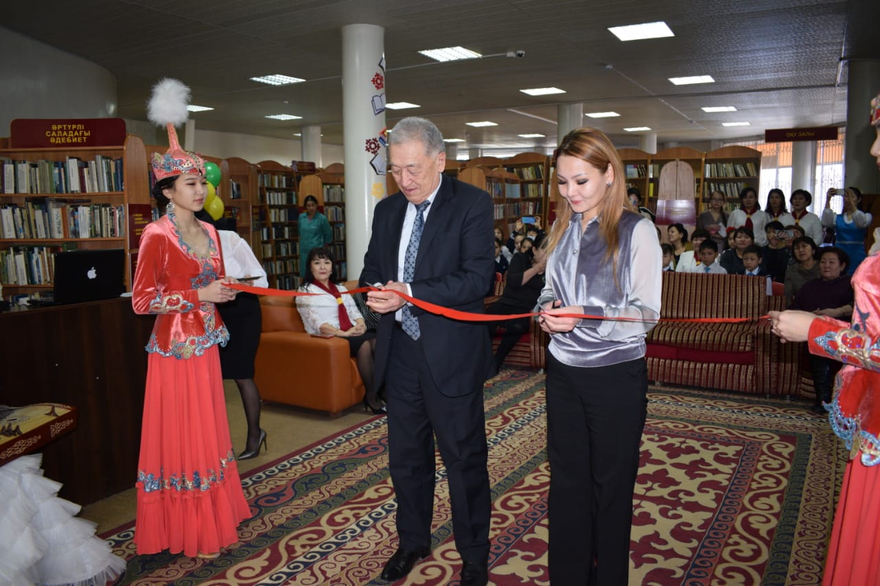 «Ұлт рухын ұлықтаған ұлы ойшылдар» және «Қазақ мемлекетінің бесігі» атты көрме ашылды