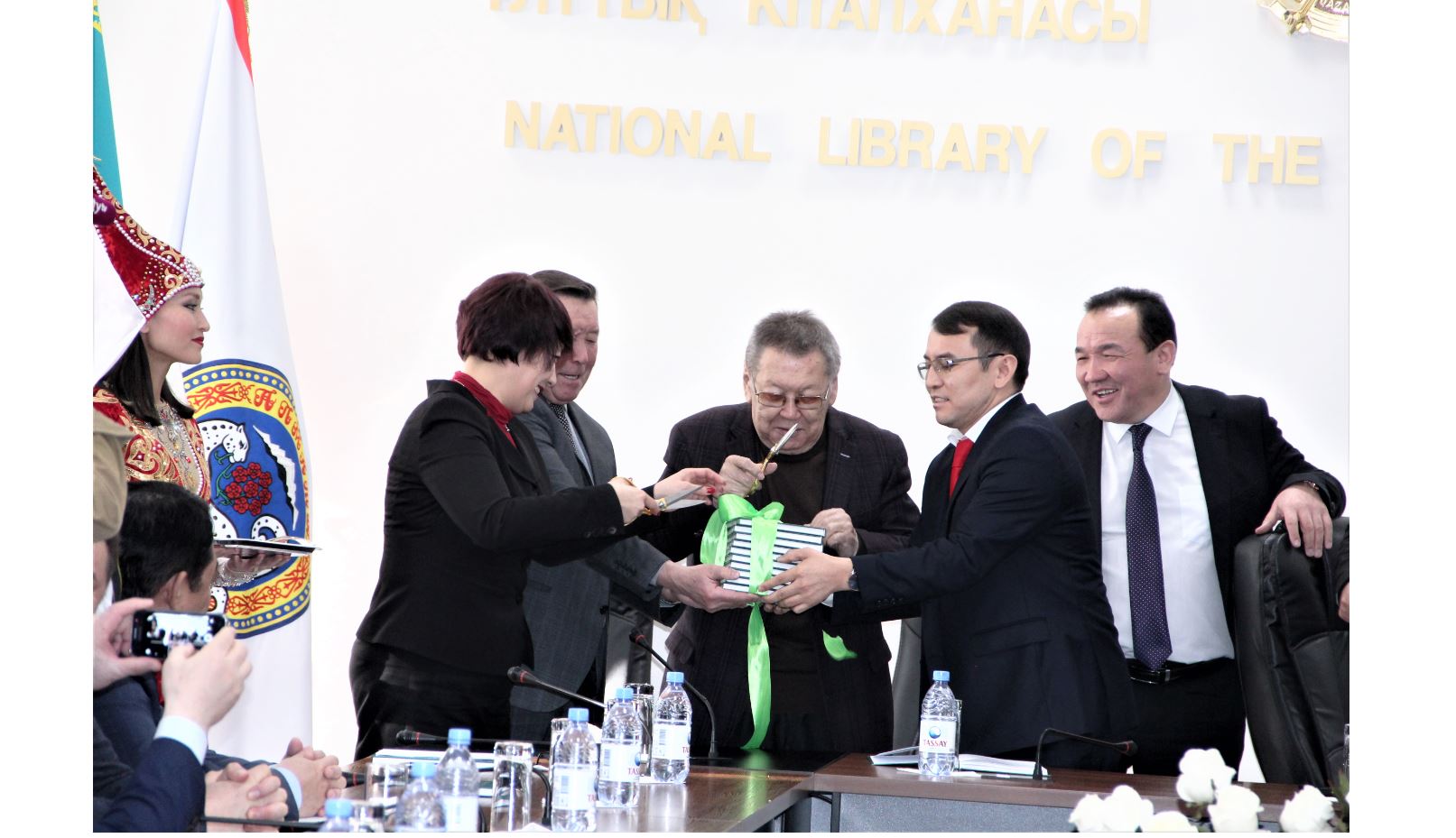 Жарты ғасырда – цирк өнері туралы қазақ тіліндегі алғашқы кітап шықты