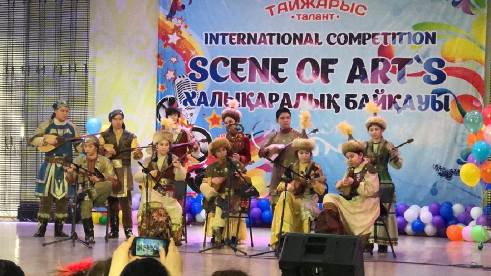 Тайжарыстан оза шапқан өнерпаздар марапатталды