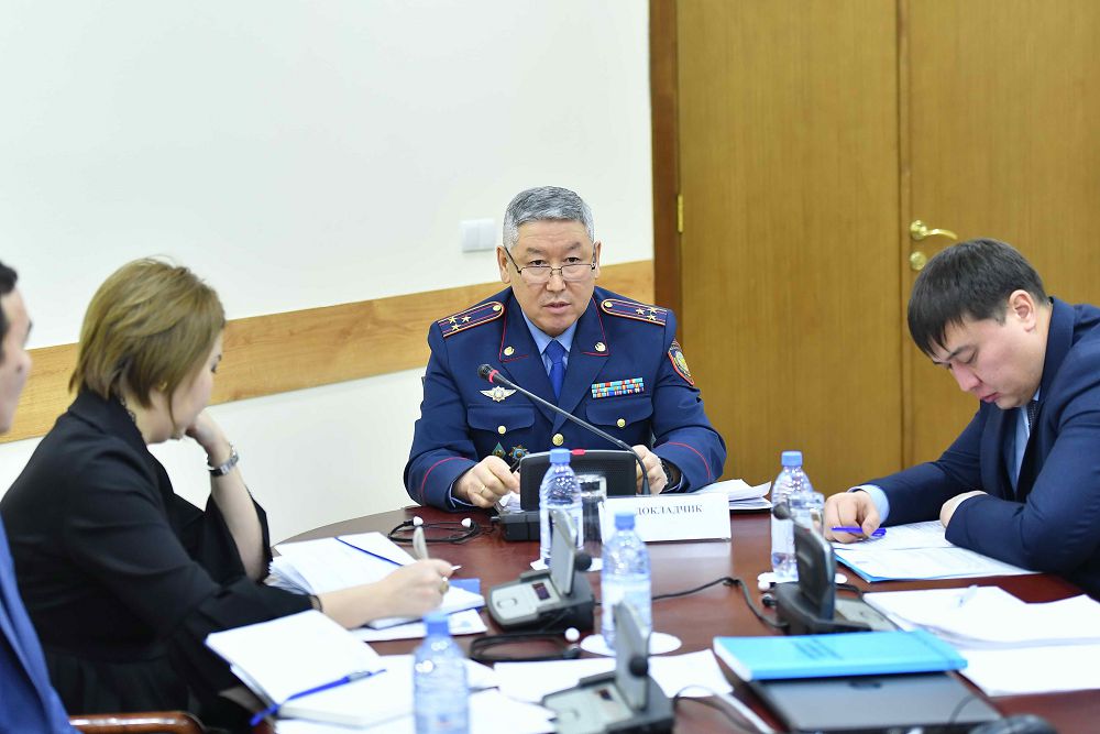 Сенаторлар автокөлік иелерін құқығын қорғау мәселелерін көтерді