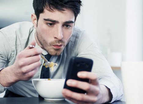 Кімдер смартфонсыз өмір сүре алмайды?