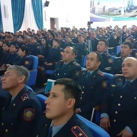 Полицейлер «Алтыншы пост» кинофильмін тамашалады