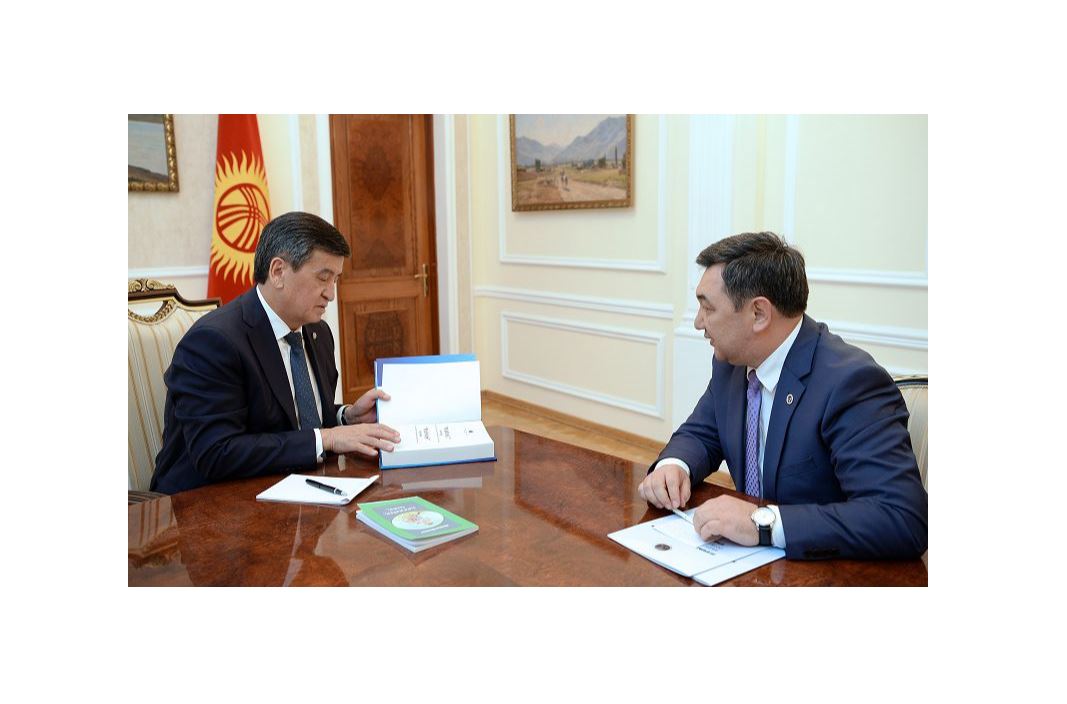 Сооронбай Жээнбеков Түркі Академиясының президентімен кездесті