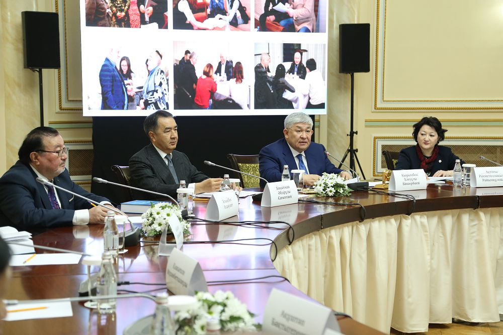 Қазақ әдебиетінің антологиялары 120 мың жинақпен әлемнің 23 мыңнан астам кітапханасына тарайды