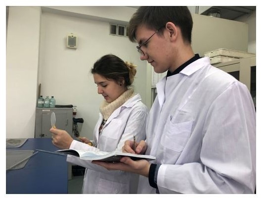 Мектеп оқушылары ғылыми жобаларын әл-Фараби университетінде қорғады