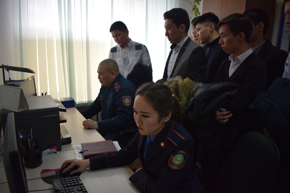 Университет студенттері тергеушілермен кездесті