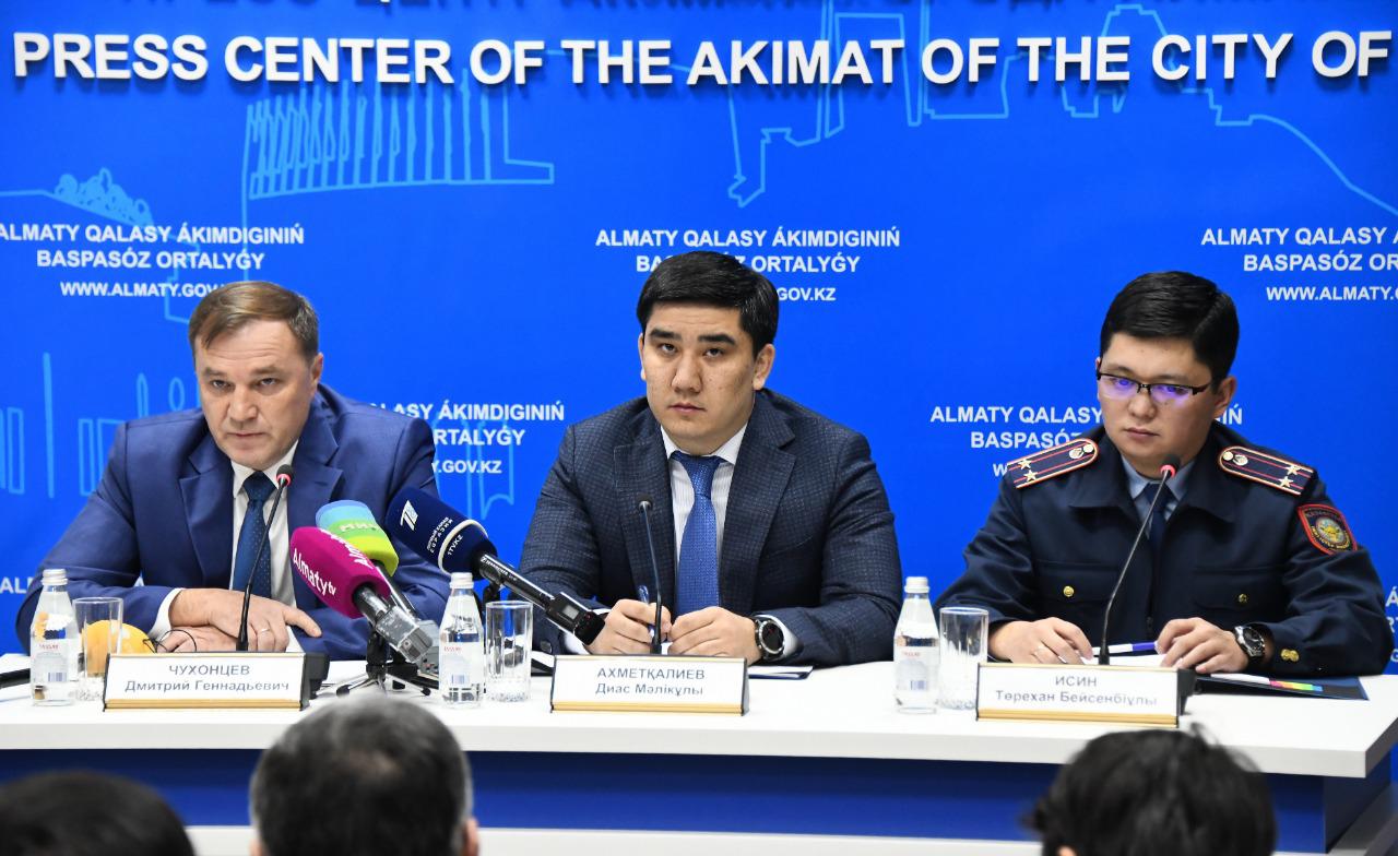 Алматыда қар тазалауға 600 техника жұмылдырылды