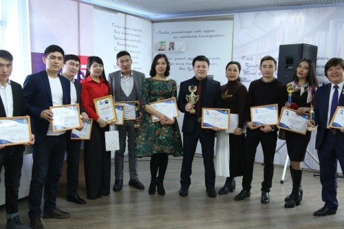 Сенің жырың мәңгілік құдыретті...