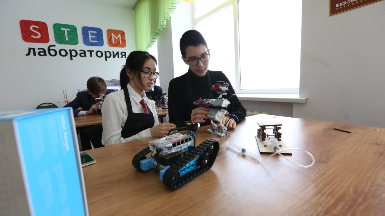 STEM оқыту әдісі елордалық оқушылардың оқу үлгерімін қалай жақсартады?