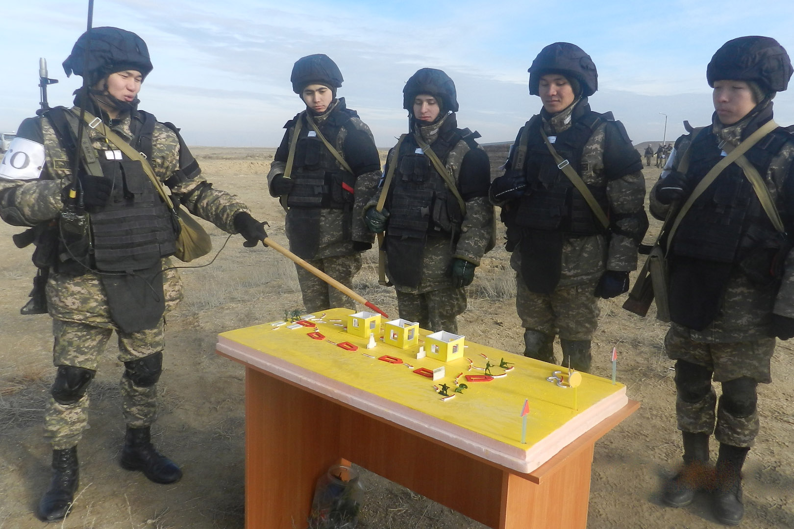 Теңіз жаяу әскерінің взводтары қалалық ұрыс жағдайындағы әдіс-амалдарды пысықтады