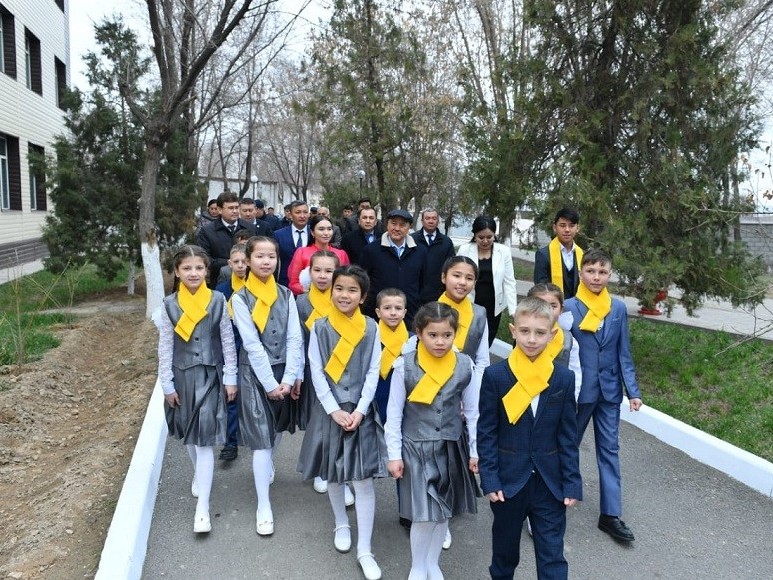 Түркістан: Облыс әкімі Арыстағы балалар үйіне барды