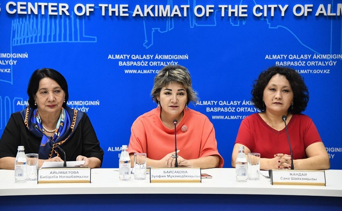 «Бақытты отбасы» орталықтары волонтерлермен бірігіп әлеуметтік көмек көрсетеді