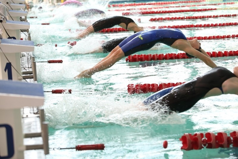 Алты медаль жеңіп алды