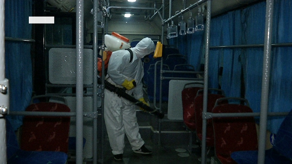 Алматыда қоғамдық көліктер сағат сайын дезинфекцияланып жатыр