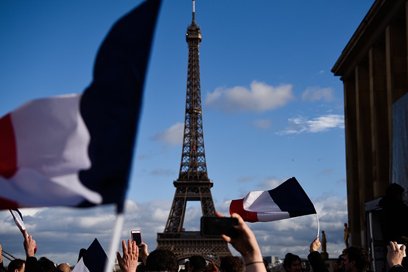 Францияда Dior, Guerlain әтір орнына антибактериалды гель шығара бастады