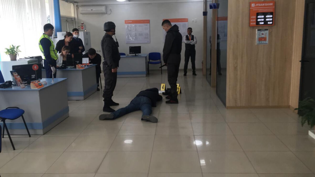 Jýsan Bank бөлімшесінде тонау әрекеті дер кезінде тоқтатылды