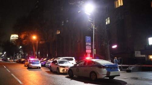 Алматыда «Сұңқар» тұрғын үй кешеніндегі үйлер карантинге жабылды