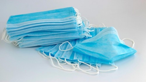 Медициналық бетперделерді қымбат бағаға сатқандар  ұсталды