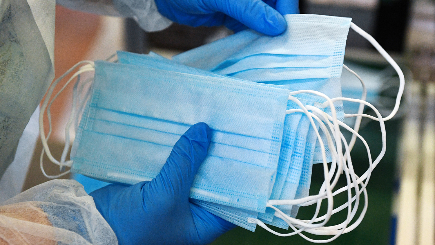 Тәркіленген 3 млн бетперде медициналық және профилактикалық мекемелерге бөлінді