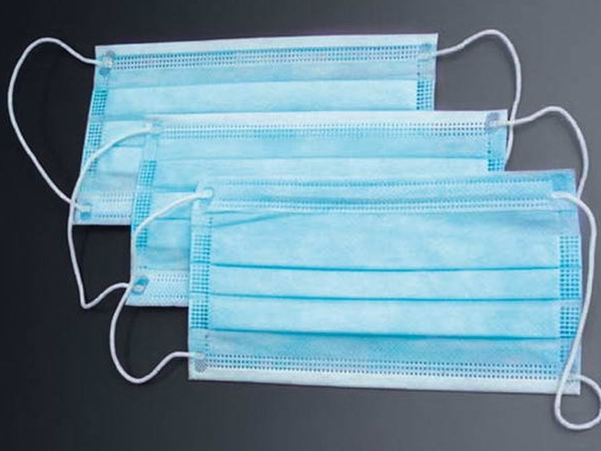 Дәріханада медициналық бетпердені тегін таратты