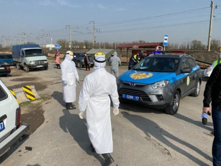Шымкентте төтенше жағдай режимін бұзғандар қамалды