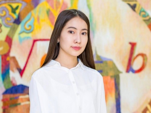 Аделина әлемдегі ең беделді екі бірдей университетке қабылданды