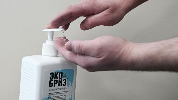 Өзбекстан: Алкоголь өнімін өндірушілерді антисептик шығаруға шақырды