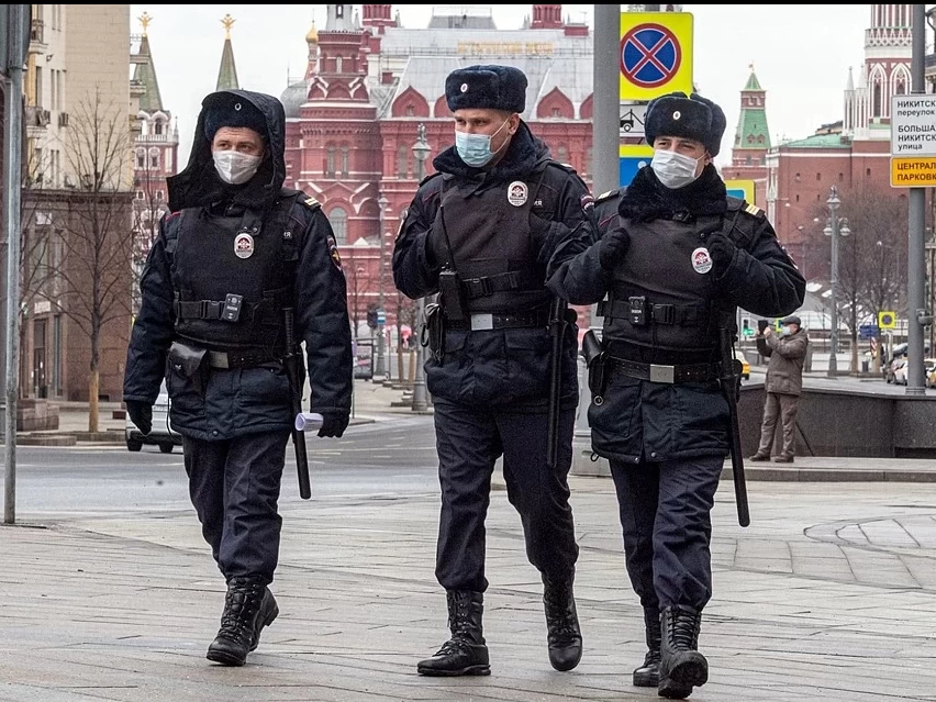 Мәскеу өзін-өзі оқшаулауды бақылау үшін QR кодтарын енгізуге дайын