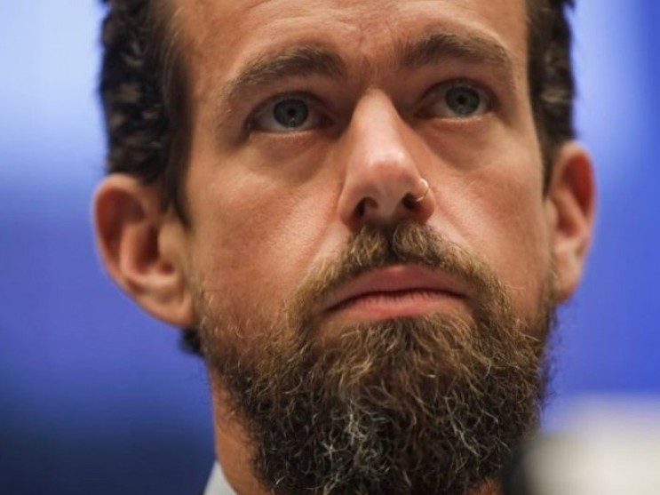 Твиттер қожайыны COVID-19-бен күреске бір миллиард доллар берді