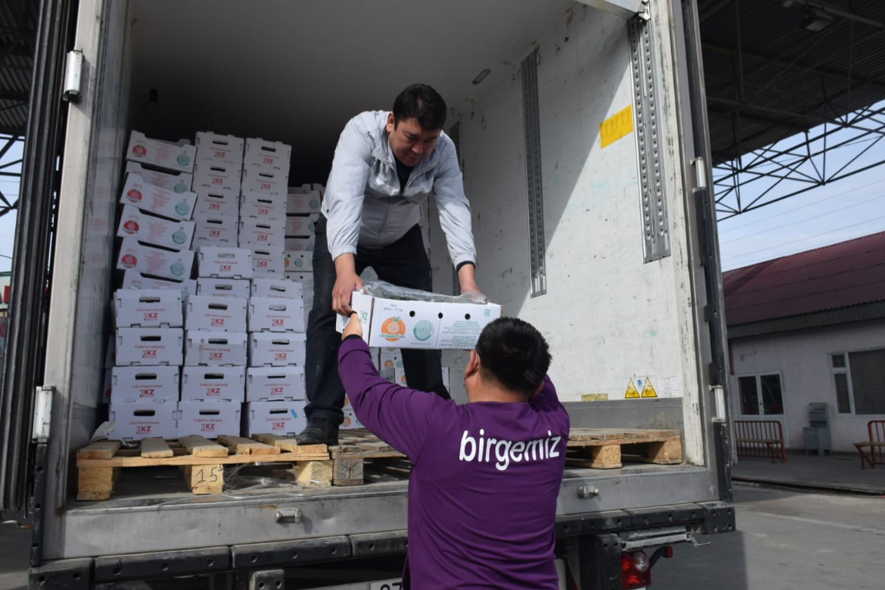 Түркістан тұрғындарына 18 тонна көкөніс таратылды