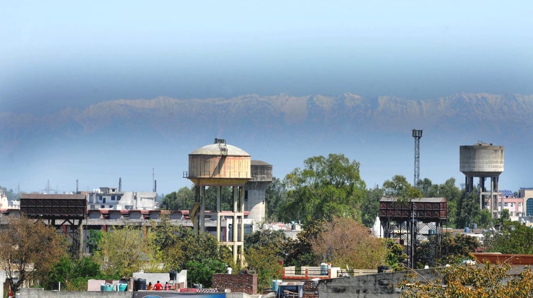 Үндістанда көкжиектен Гималай көріне бастады