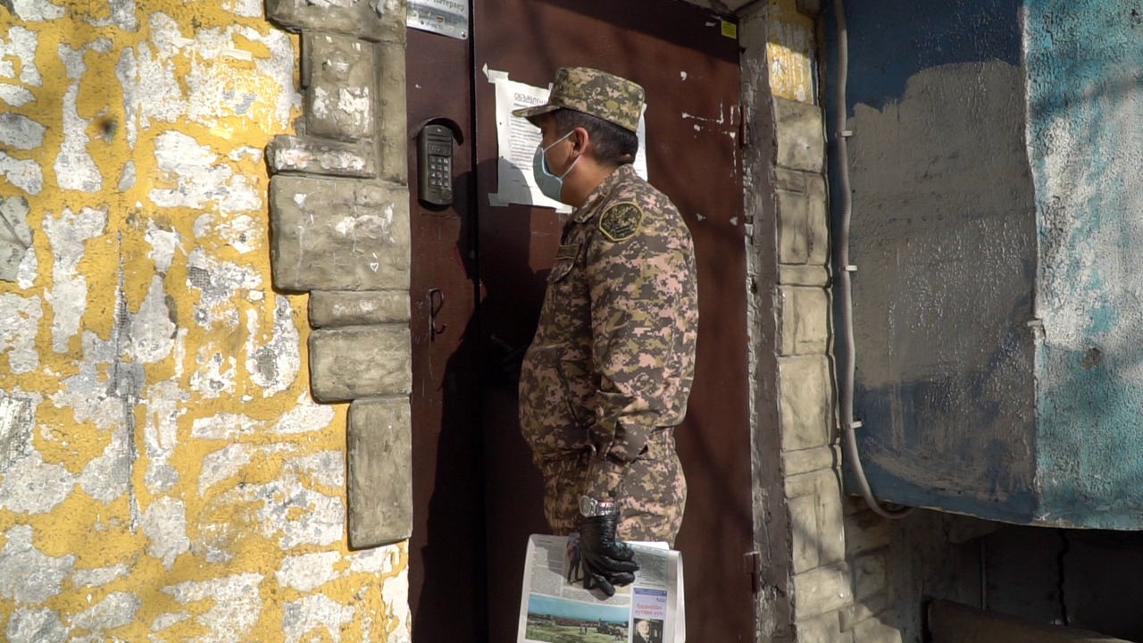 Алматылық әскерилер Bizbirgemiz акциясын жалғады