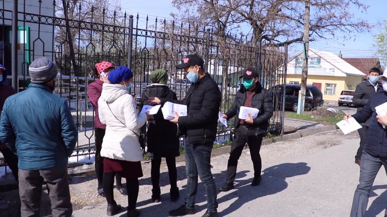 Түркістан: Түлкібаста бетперде тегін таратылуда