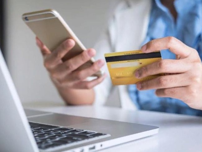 Банктер қолма-қол ақшасыз төлемдерді алу үшін комиссияны төмендетеді