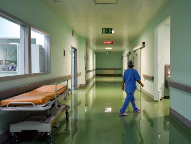 Алматыдағы №12 аурухана дәрігерлеріне жаппай індет жұқтырған кім?