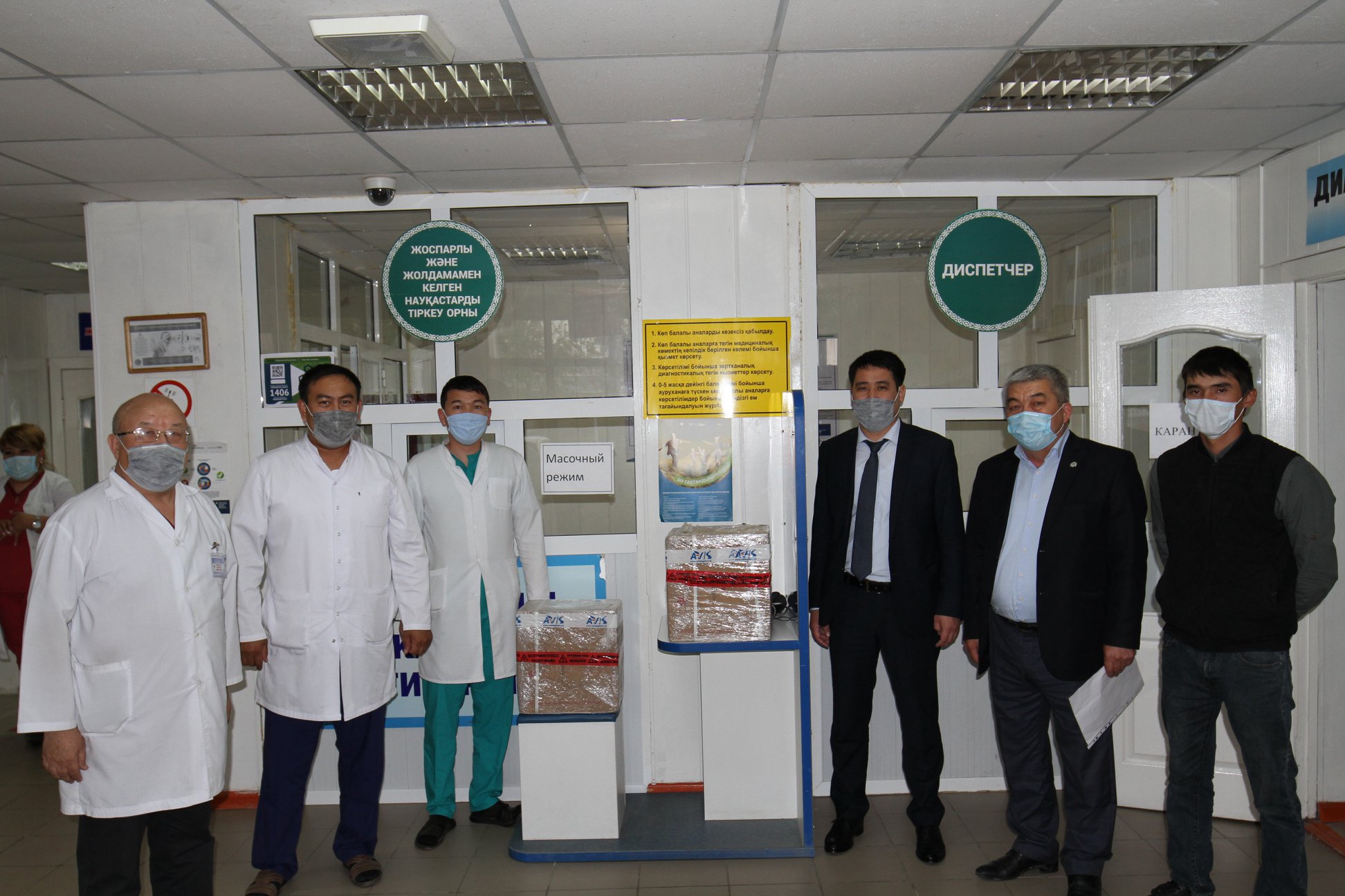 Түркістан: Кәсіпкер ауруханаға жасанды тыныс алу аппараттарын тарту етті