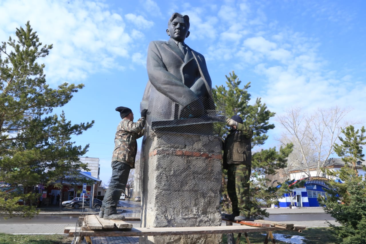 Қостанайда Би-ағаның ескерткіші бүтінделіп жатыр