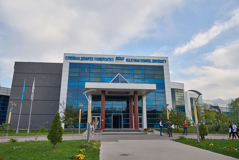 СДУ сараптамасы: Студенттердің 15%-ы үшін интернет қолжетімсіз