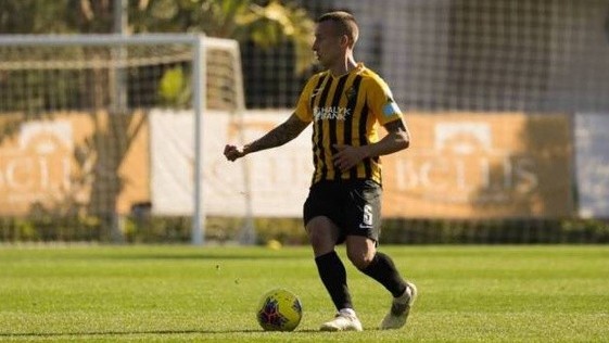 «Қайрат» футболшысы коронавируспен күреске қаржы бөлді