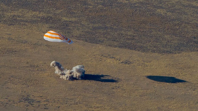 «Союз МС-15» экипажы жерге оралды