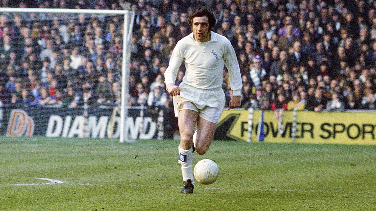 Норман Хантер коронавирустан қайтыс болды