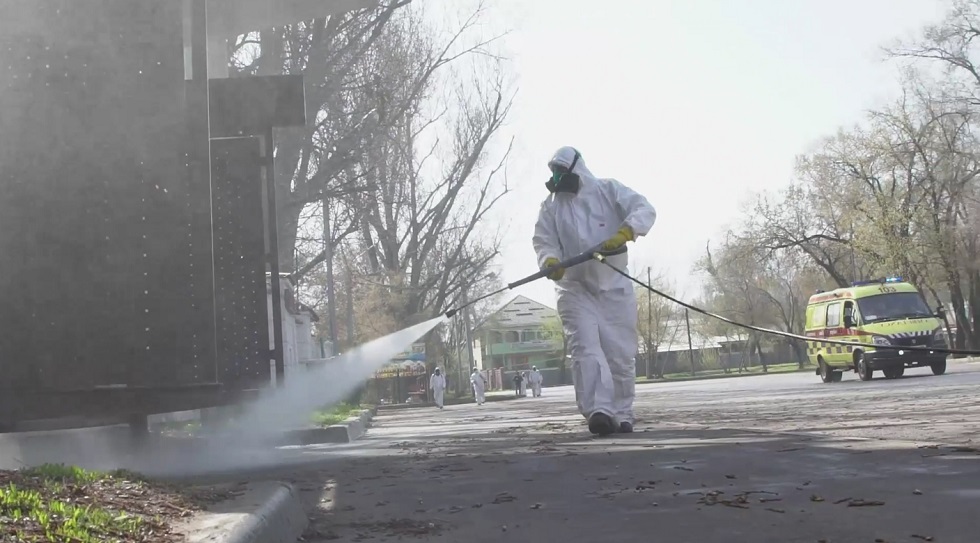 Алматыда дезинфекция жұмыстарына миллион литр ерітінді жұмсалды