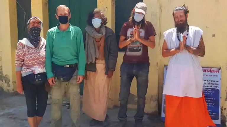 Үндістандағы үңгірде туристер бір айға жуық тұрған