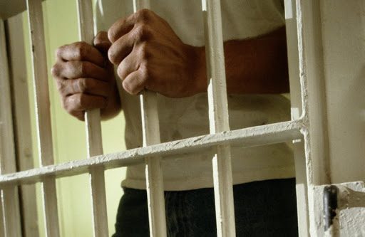 Ақмолада түрмеден босағандар үйлеріне дейін жеткізілуде