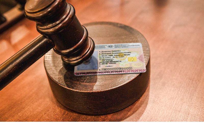 Қызылорда: Жеті жылға көлік басқару құқығынан айырылды