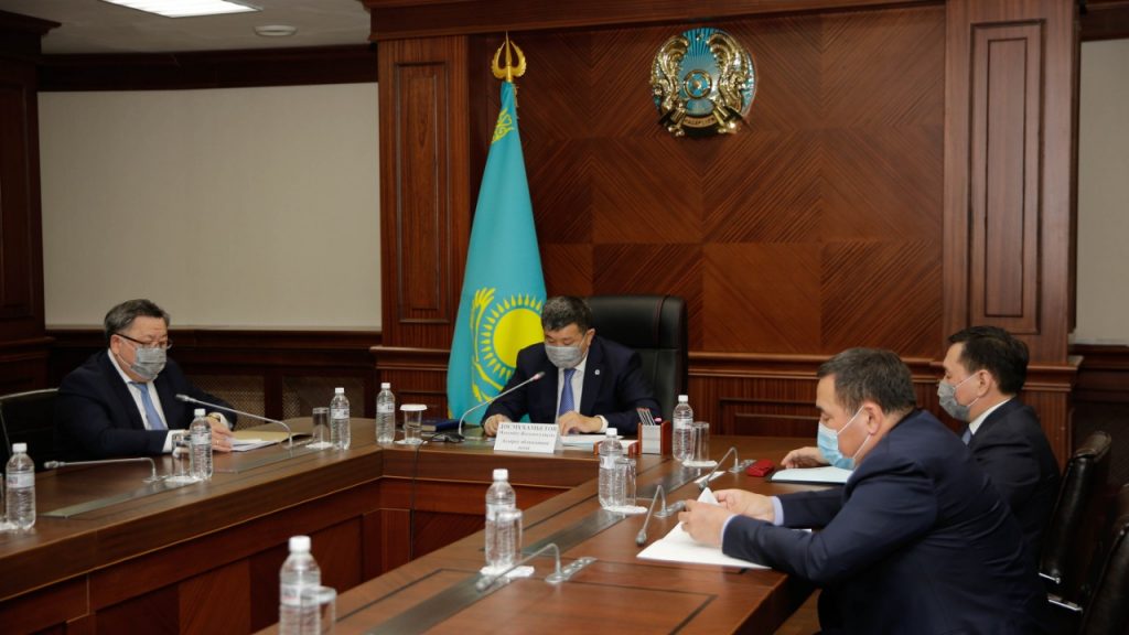 Махамбет Досмұхамбетов: Сыбайлас жемқорлықтың тамыр жаюына жол бермеу керек