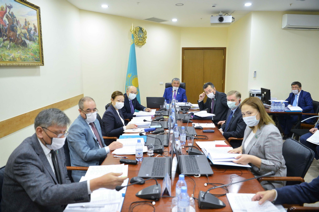 Ардагерлерді қолдау шаралары күн тәртібінен түспейді