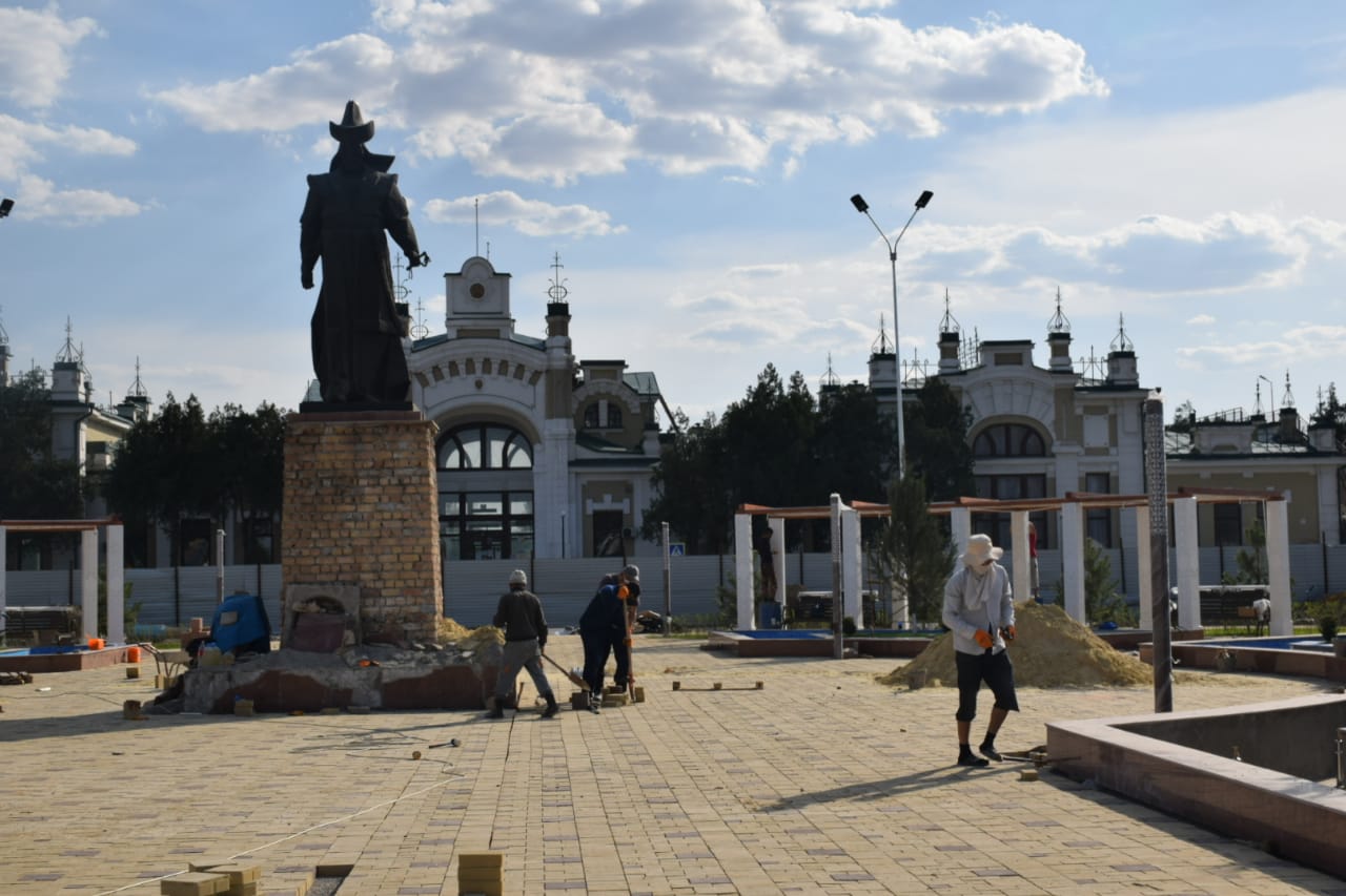 Түркістан: Аллеяларда абаттандыру жұмыстары аяқталуға жақын