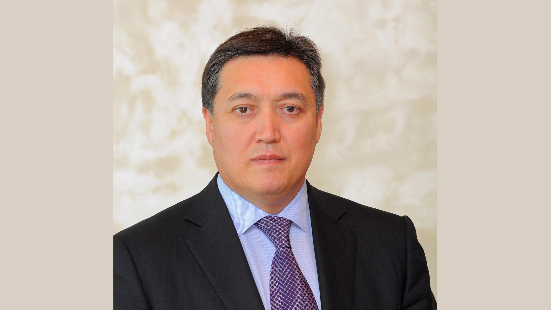 Асқар Мамин қазақстандықтарды қасиетті Рамазан айының басталуымен құттықтады