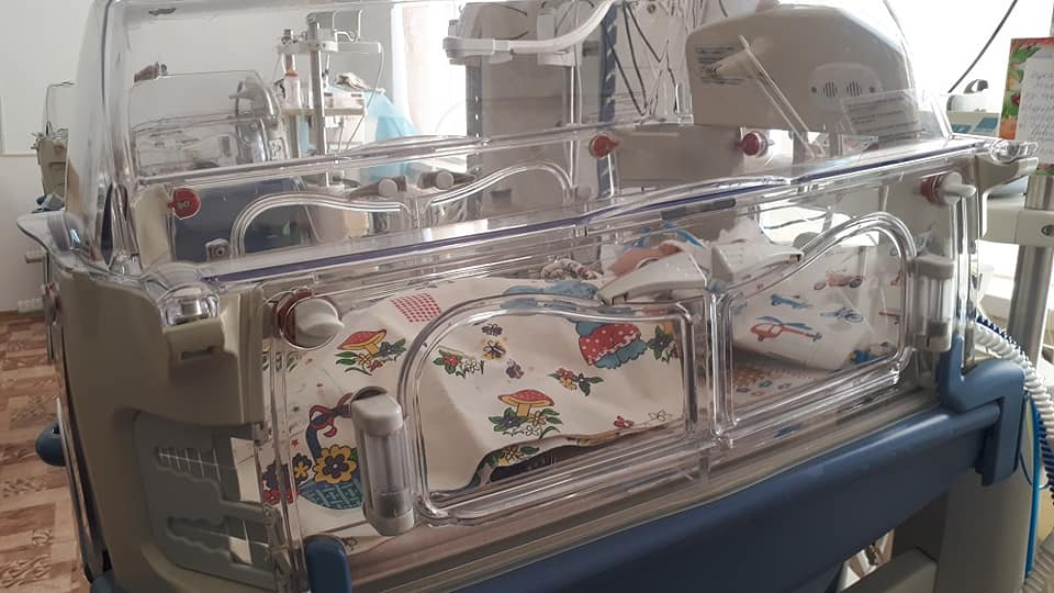 Ақтаулық дәрігерлер туа біткен патологиясы бар екі нәрестеге сәтті ота жасады